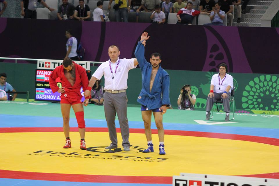 Azerbaijani sambo wrestlers keep fighting for medals
