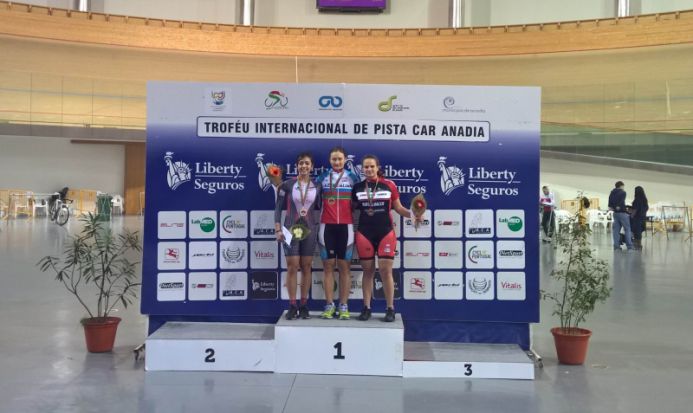 National cyclists gain intl. medals
