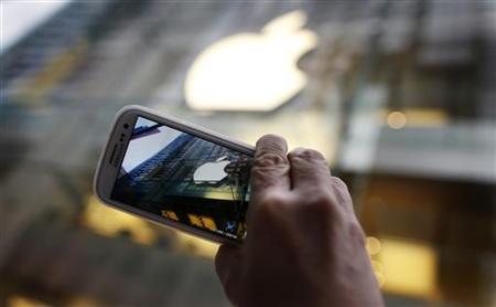 Apple, Samsung allowed to add products in U.S. patent lawsuit