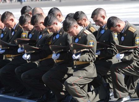 Armenia seeking ways to save army