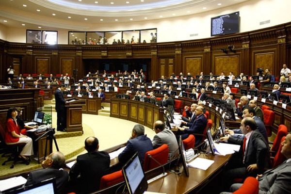 Armenian Parliament acknowledges country's desperate situation