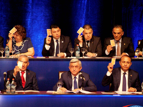 New wave of discontent on rise among Armenia's rulers