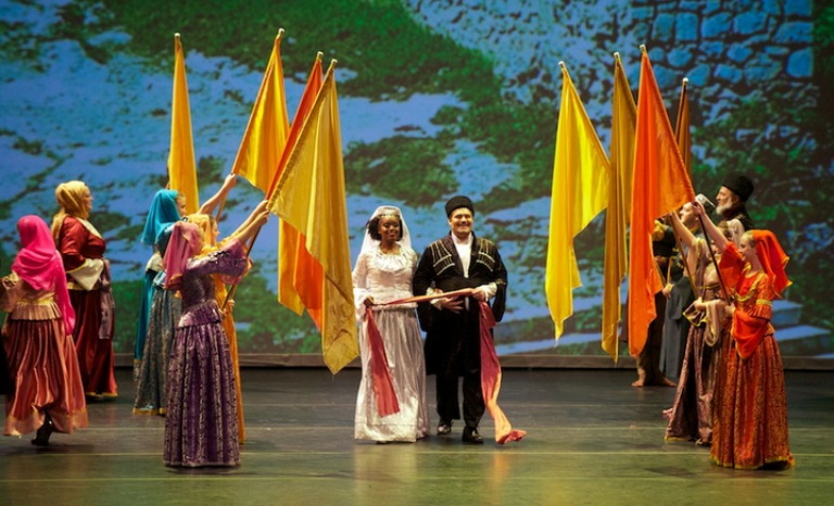 "Arshin mal alan" operetta captivates Los Angeles viewers
