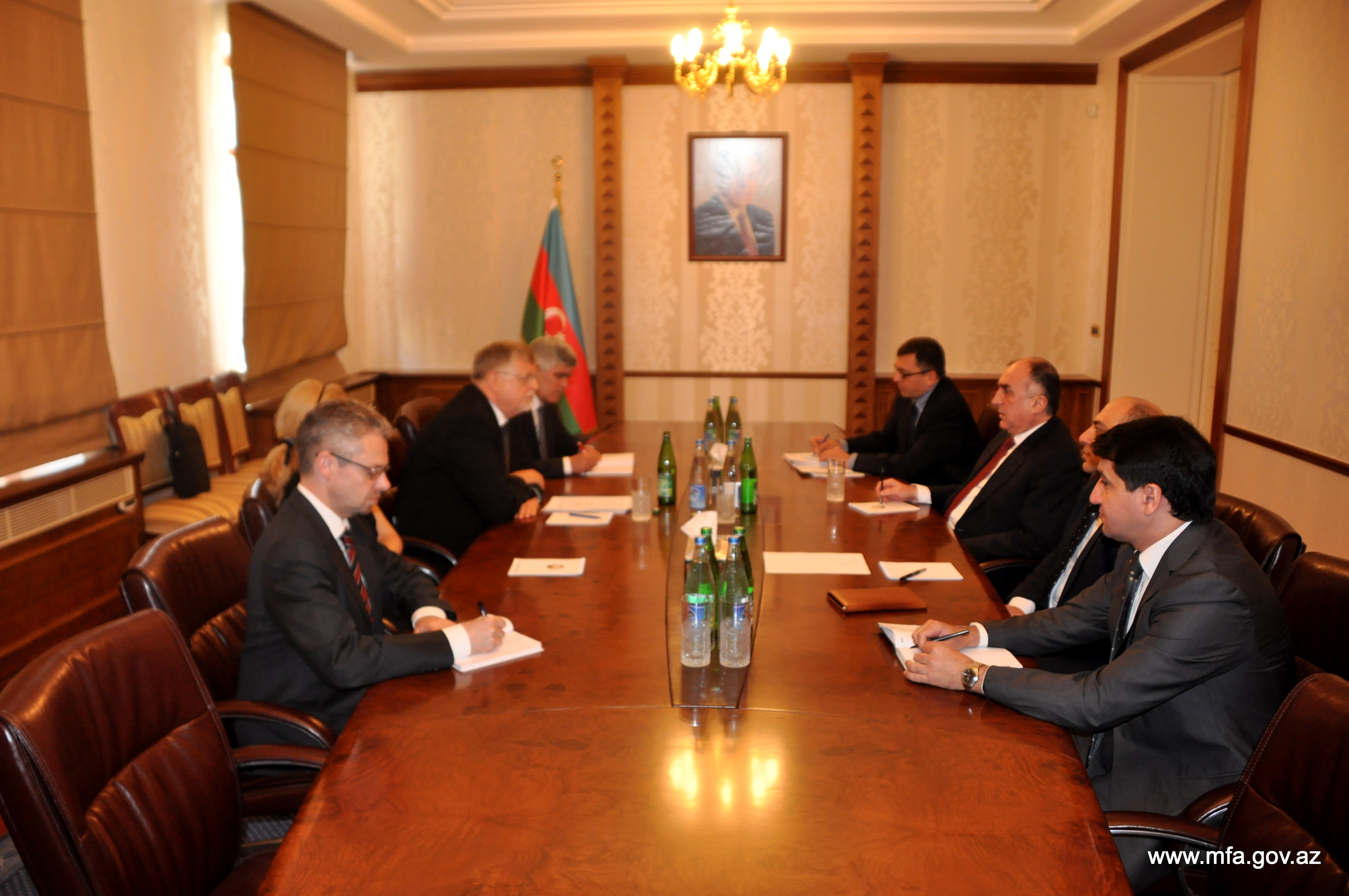 Baku urges EU to raise issue of Azerbaijani hostages