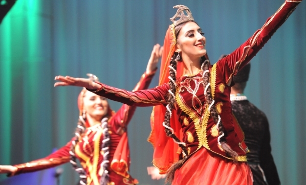 Azerbaijani national costume to be presented in Russia