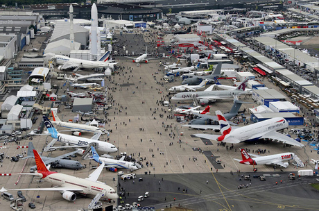 Azerbaijani delegation attends Paris air show