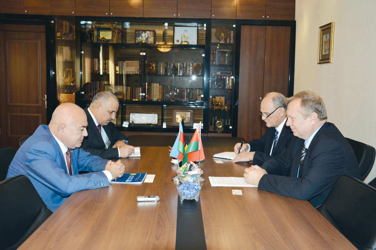 Azerbaijan eager to expand customs cooperation with Belarus