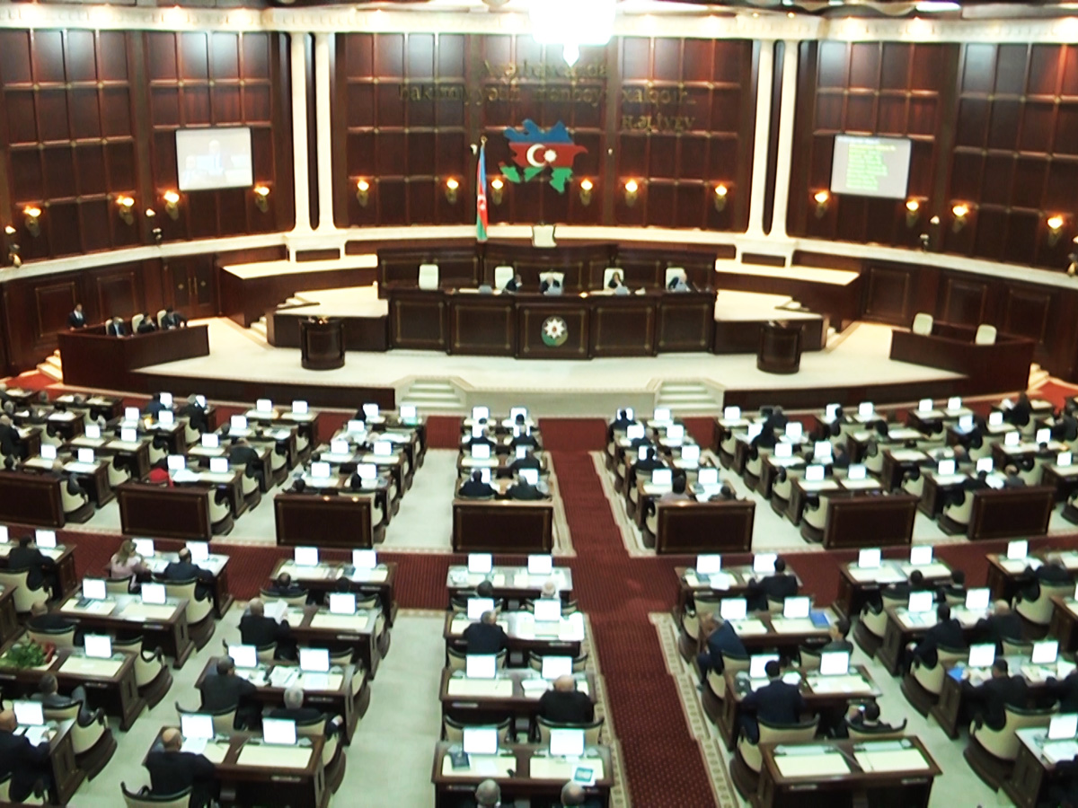 Parliament holds extraordinary session, amends Criminal Code