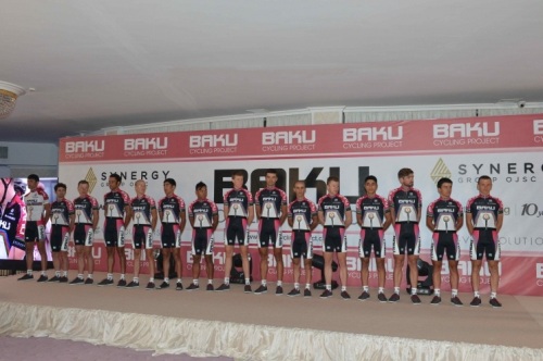 Azerbaijani team for int'l cycling tour presented in Baku