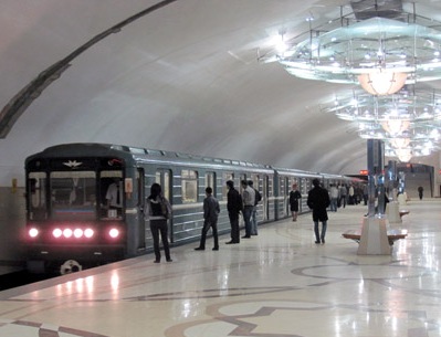 Pilotless trains and glass barrier expected in Baku subway