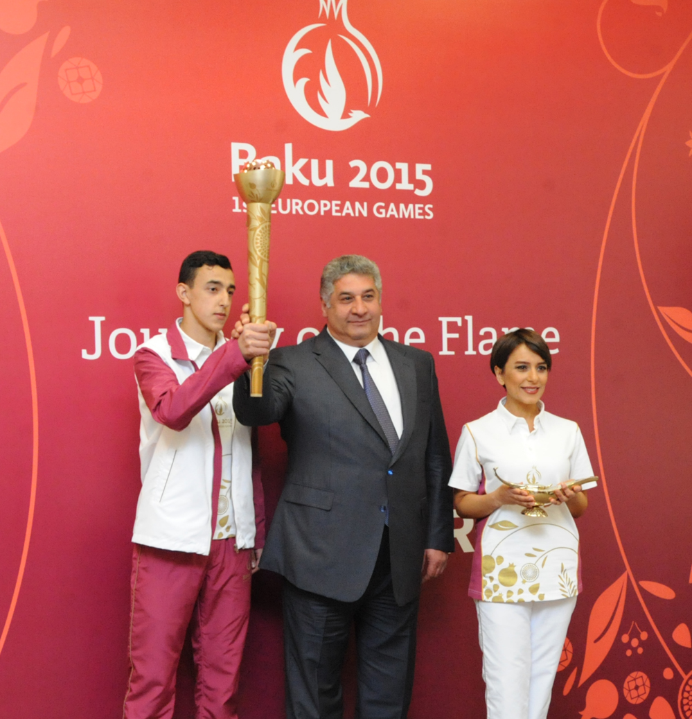 Baku 2015 torch presented