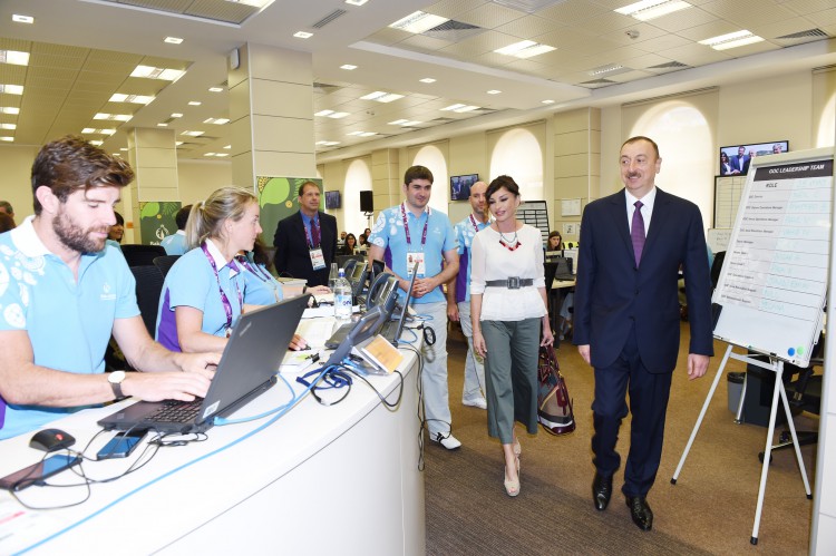 Presidential couple visits Baku 2015 headquarters