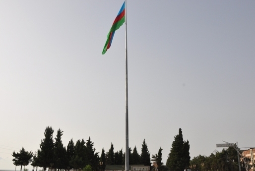 Participants of major Moscow university’s graduates forum visit Flag
Square in Baku