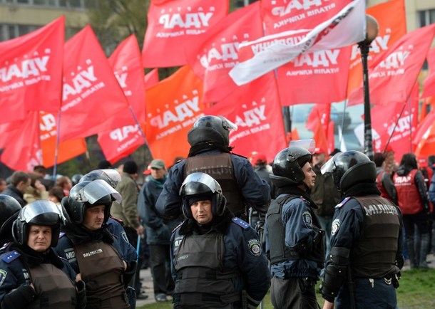 Ukraine's parliament orders re-run elections in five districts