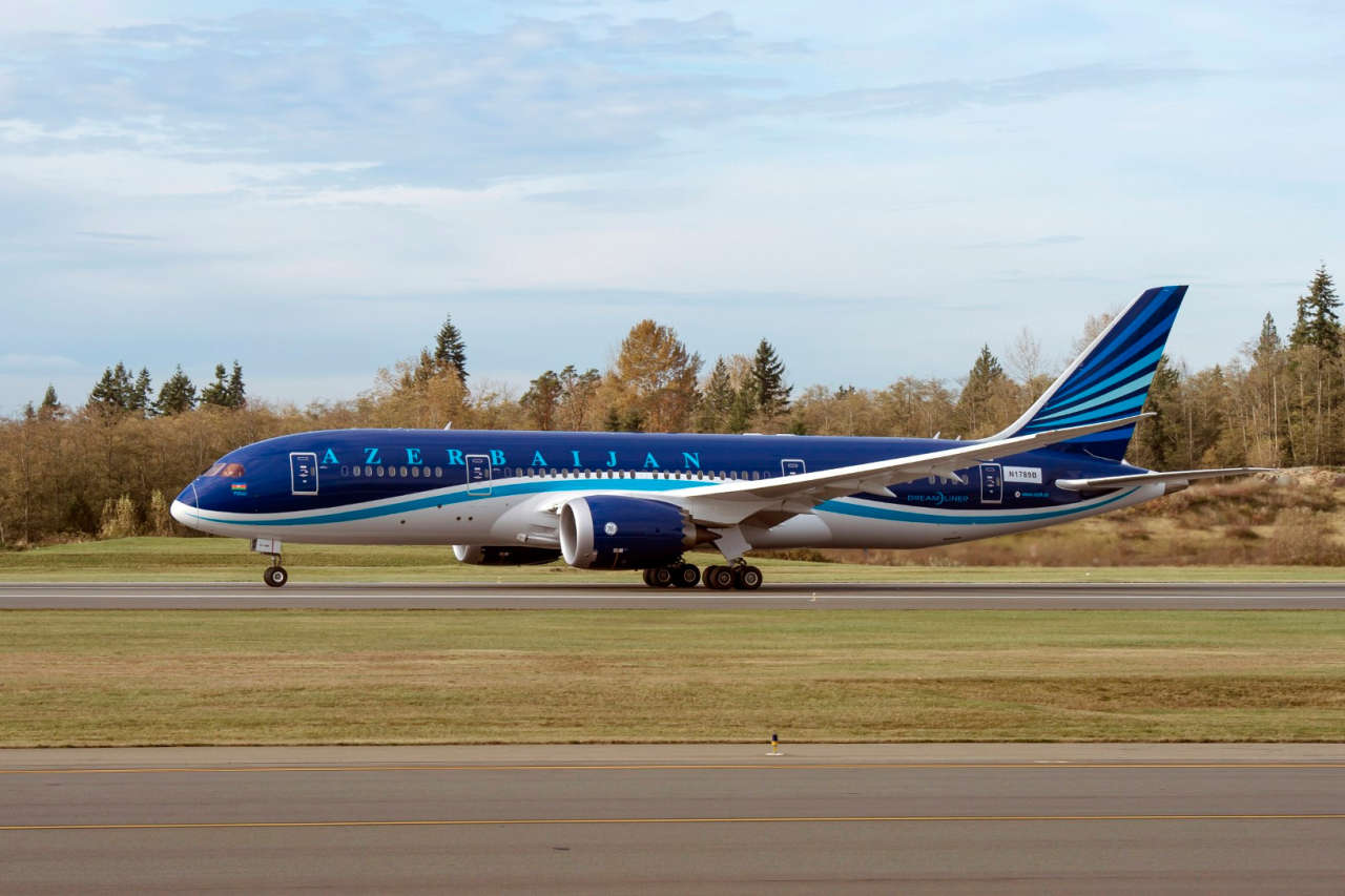 AZAL receives second Dreamliner