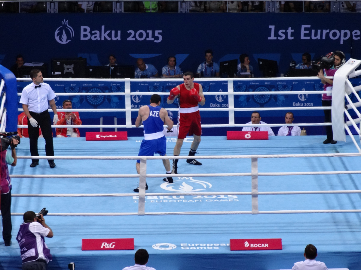 Azerbaijani boxer advances to semifinals at Baku 2015