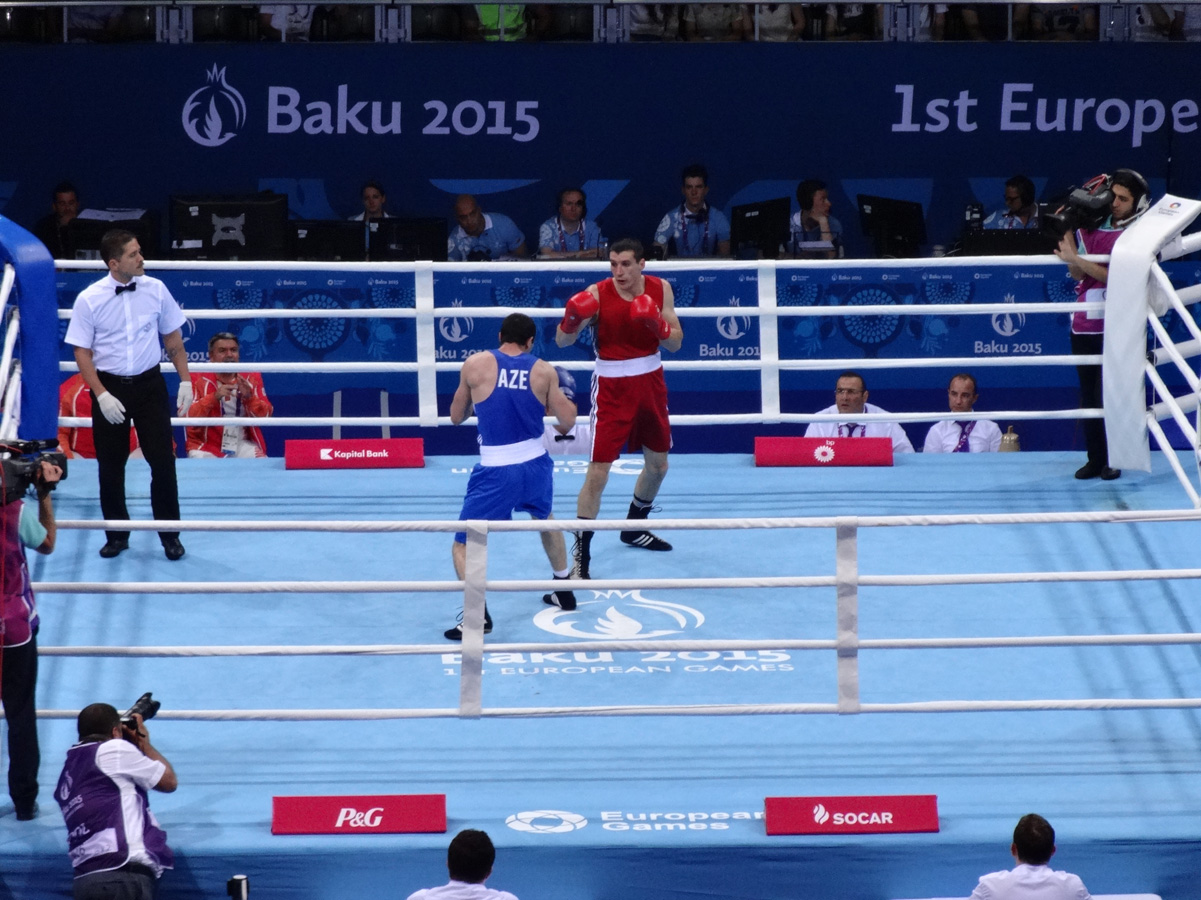 Azerbaijani boxer advances to semifinals at Baku 2015