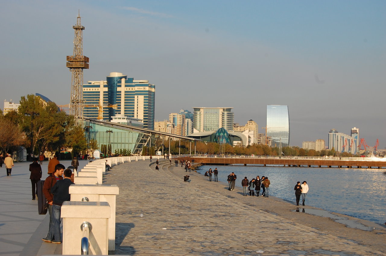 Visitors pleased with Baku Boulevard services