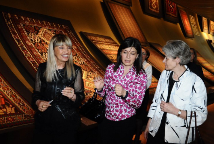 Irina Bokova tours Carpet Museum