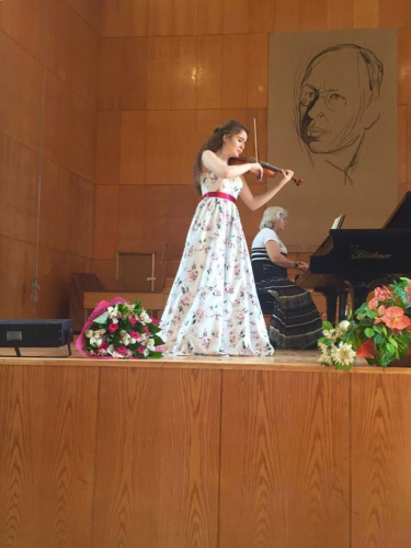 Azerbaijani violinist wins Grand Prix in Moscow