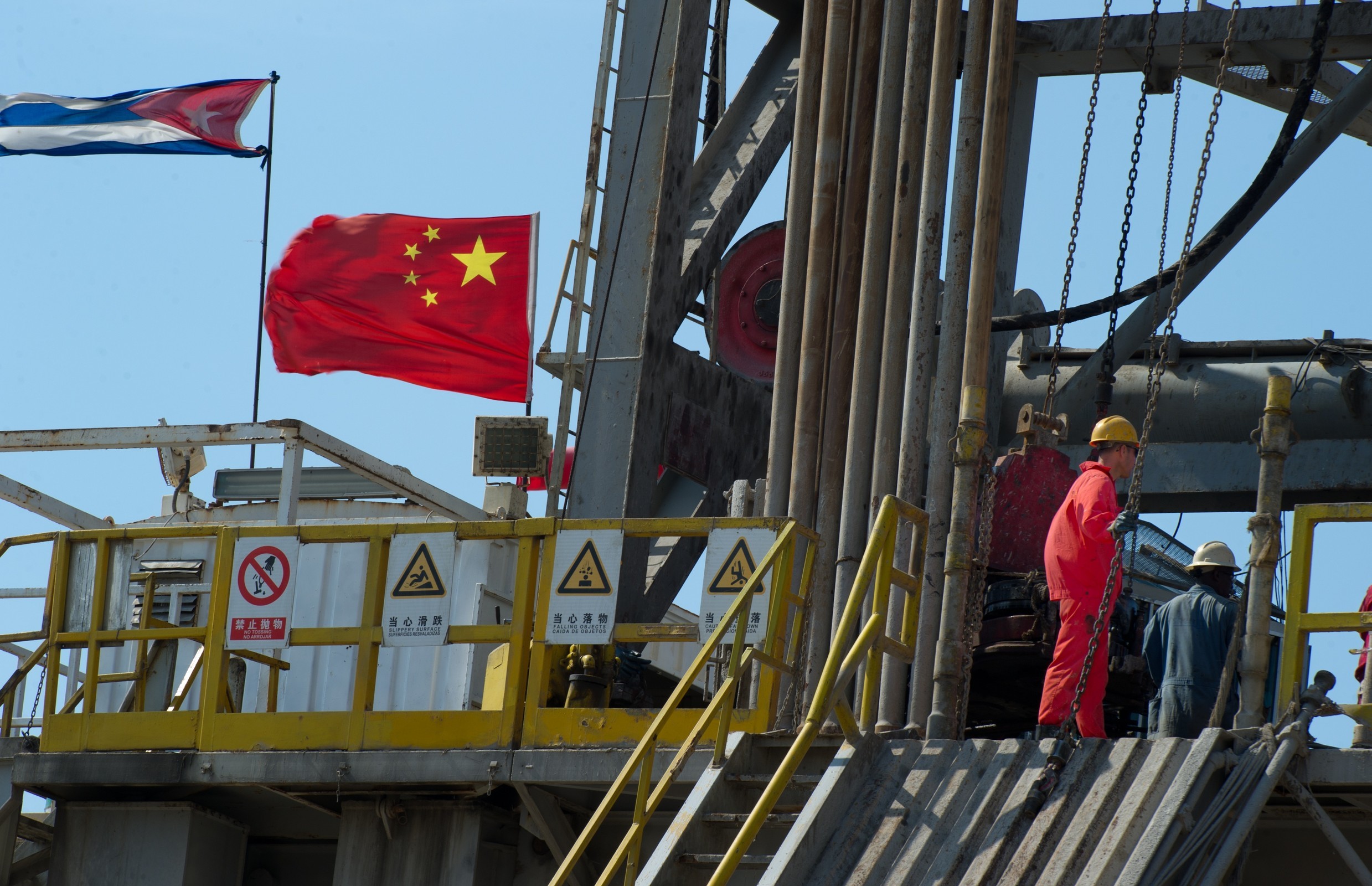 China oil imports rebound as new emergency reserves open