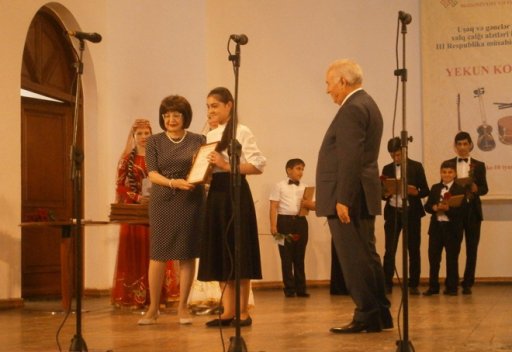 Folk music contest finishes in Baku