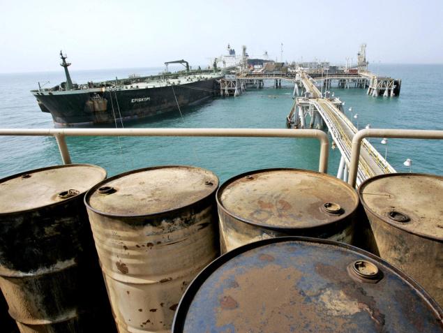 SOCAR drilling new oil well in Caspian Sea