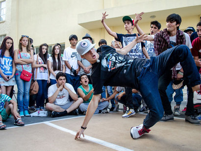 Street dance championship held in Baku