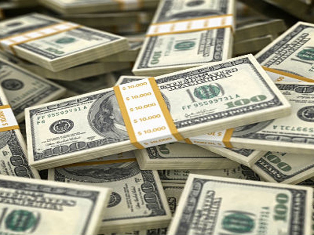 Kazakhstan records fall in money transfers