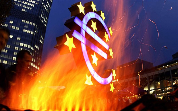Euro declines versus yen as ECB’s constancio says QE possible