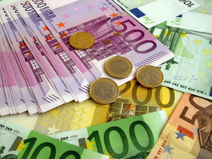 Euro bond investors are making money again as focus shifts to QE