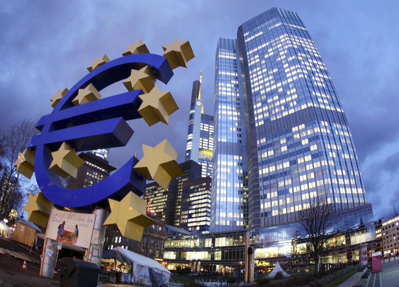 Deflation makes euro bond slide an opportunity for standard life