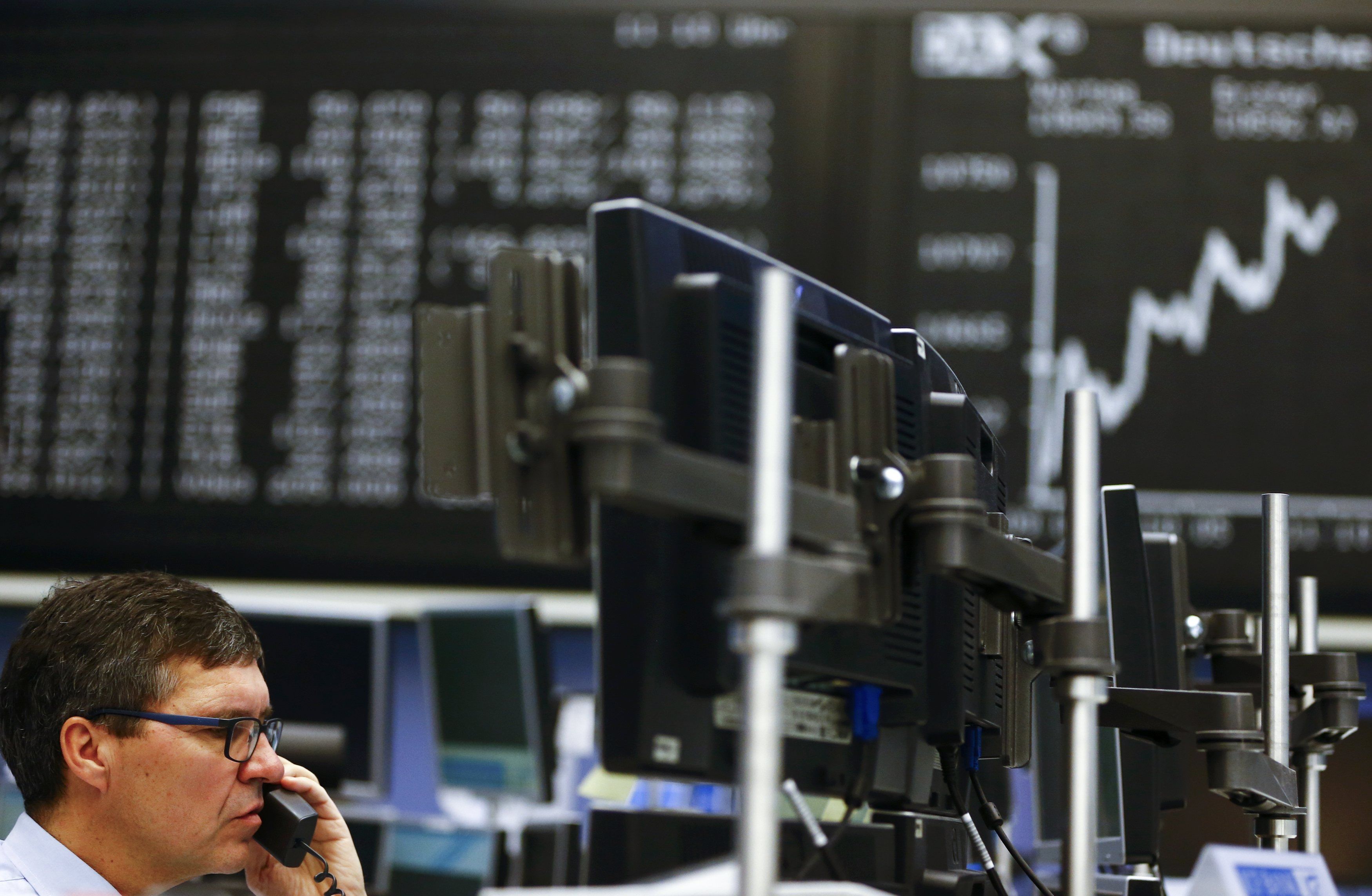 European stocks trim weekly drop as Vodafone, Air France climb
