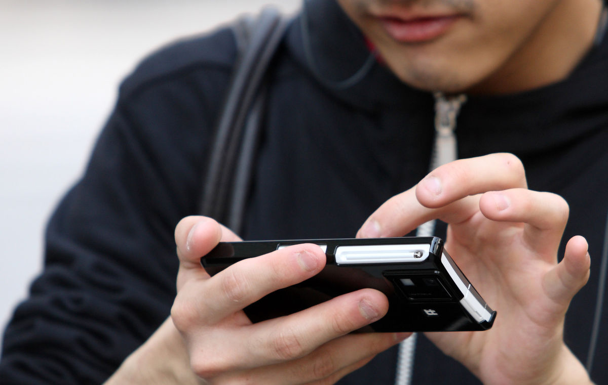 Facebook sees further decline in usage among teenagers in 2014