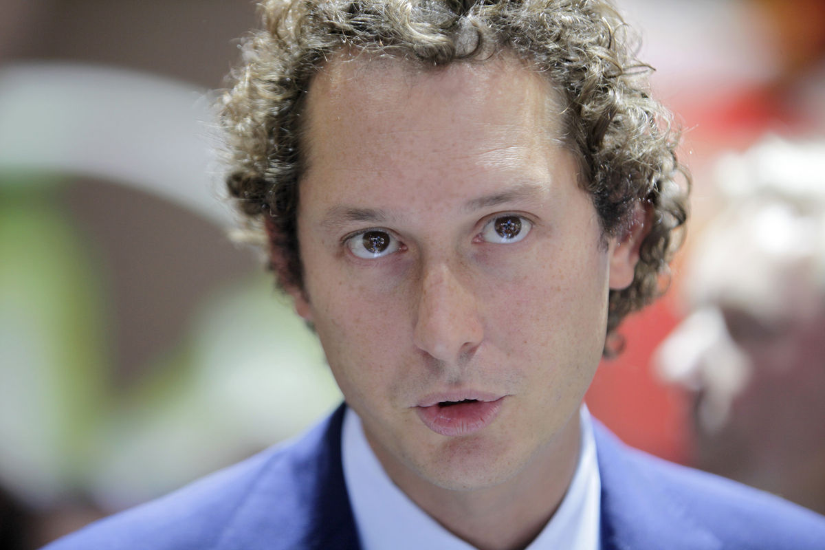 Fiat’s Agnelli family to tighten grip on Ferrari after spinoff