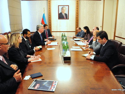Azerbaijan, UK mull development of non-energy sector