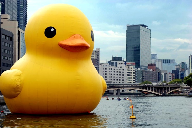 Cute Rubber Duck to amuse Baku population later on