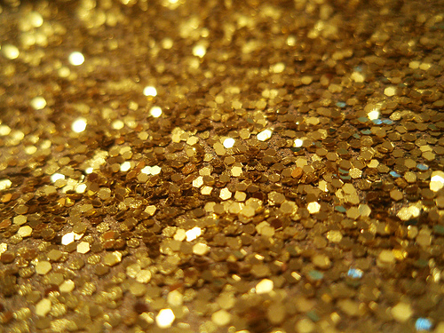 Gold rebounds from eight-month low as decline spurs purchases