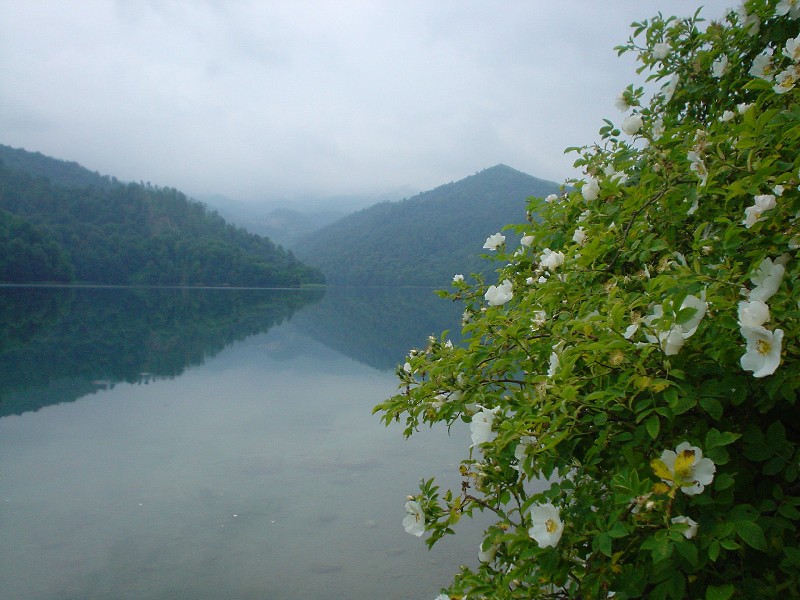 Goygol Lake opens its natural beauty to tourists