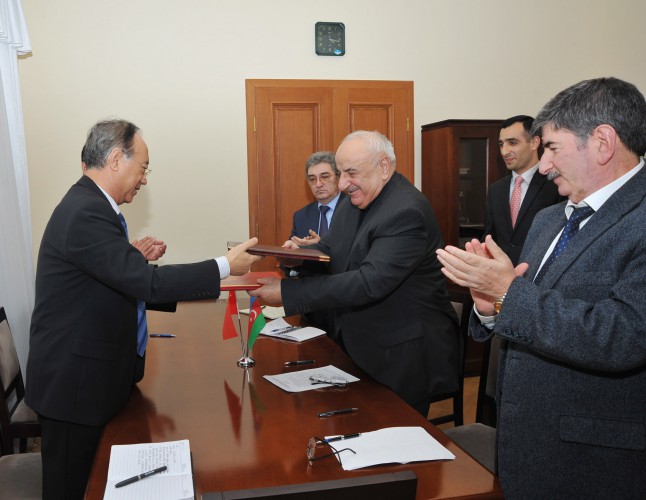 Azerbaijan, China sign grant agreement
