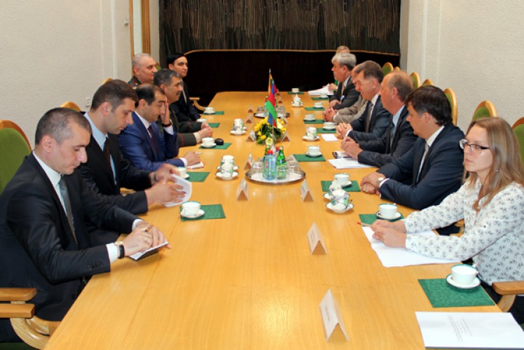 Baku, Vilnius mull expansion of bilateral ties