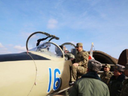 Defence minister visits Air Force military unit