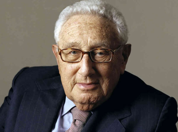 Nizami Ganjavi Int’l Center awards Henry Kissinger