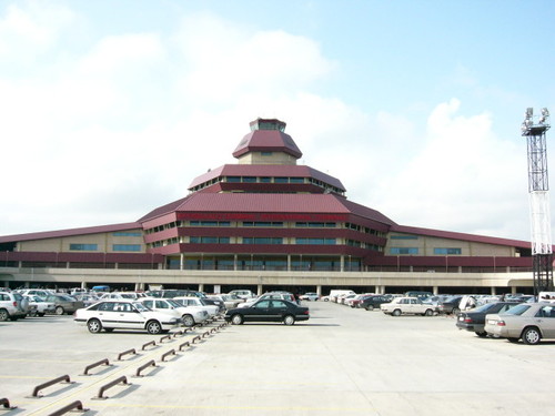 Baku airport resumes flights