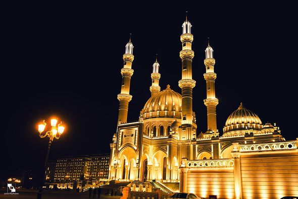 Azerbaijanis celebrate Eid al-Adha