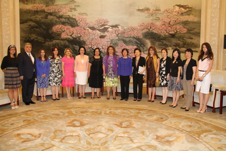 Azerbaijan, China mull issues in field of women's movement