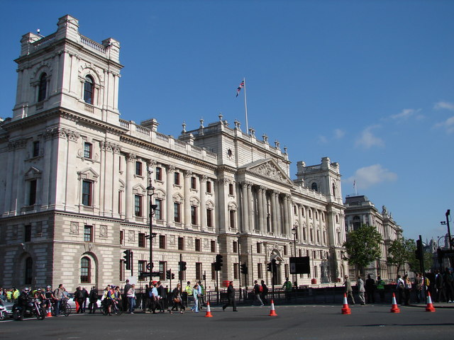 London lifts sanctions on Iranian entities, businessman