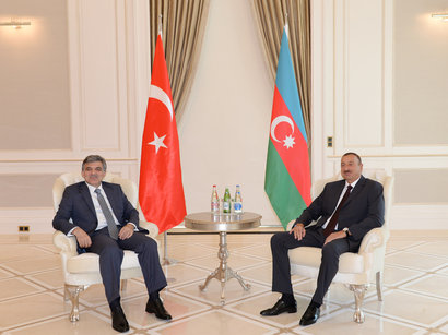 Turkish, Azerbaijani presidents hold talks