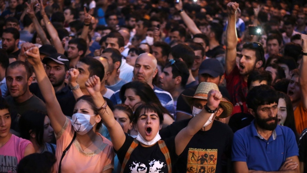 Who to benefit constitutional amendments in Armenia