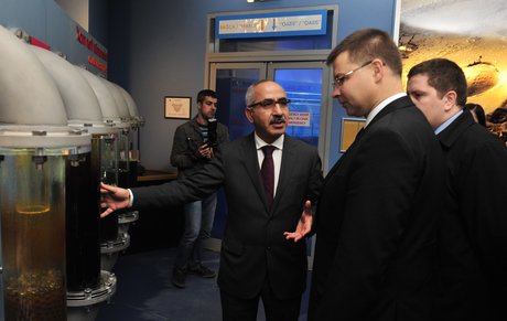 Latvian PM tours Sangachal oil terminal